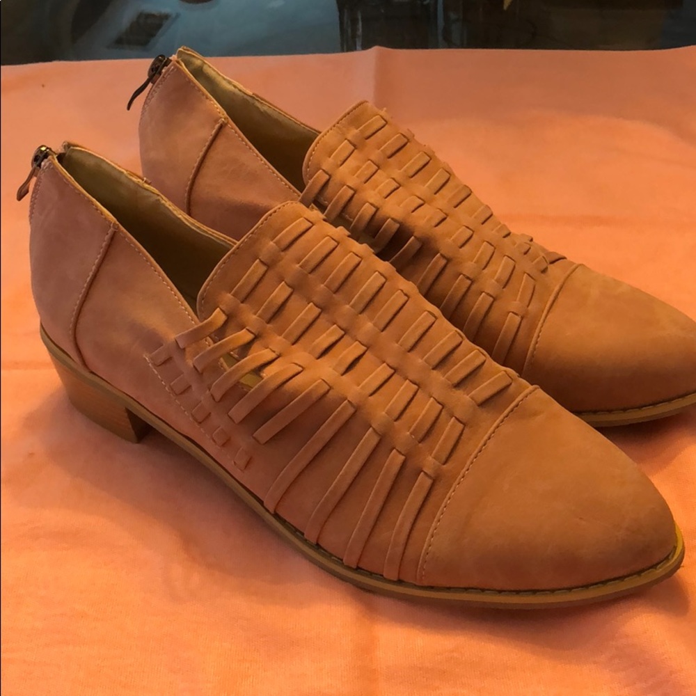 Pink weaved suede shoes